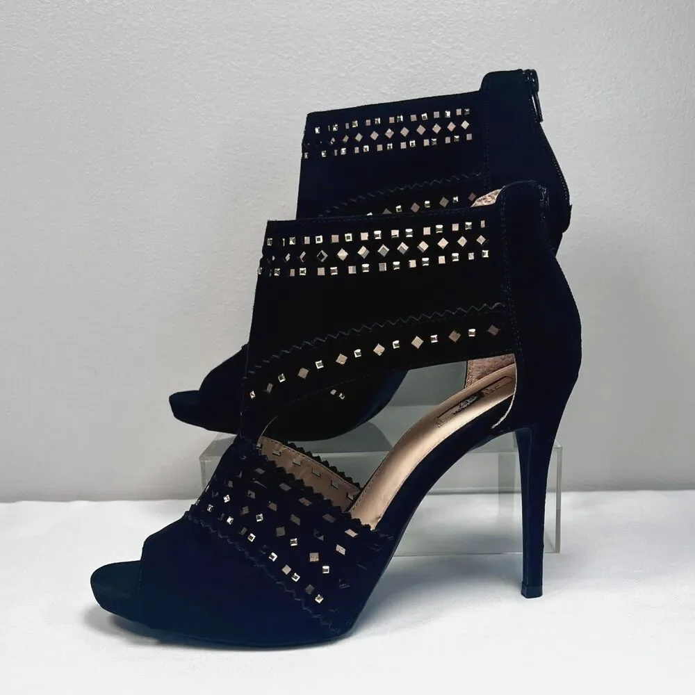 Jennifer Lopez features perforated
